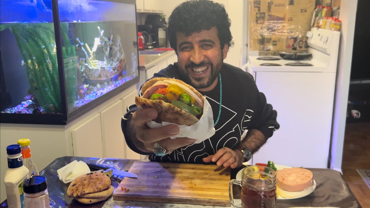 ساندویچ قیامتی لالا ظریف احمد  