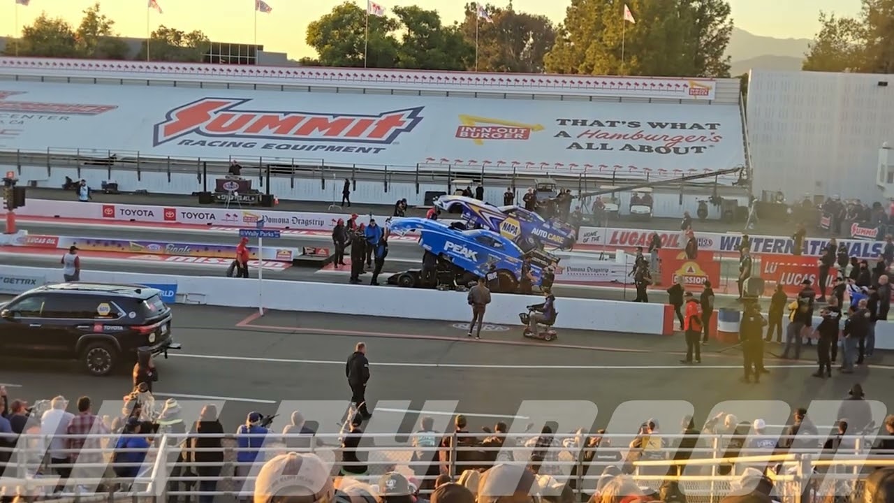 Jack Beckman, Ron Capps, Funny Car, Semi Final Eliminations  NHRA Mission Foods Drag Racing Series,