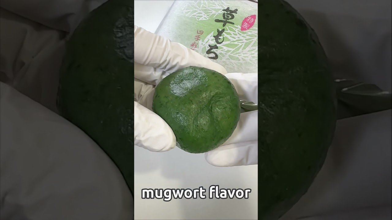 🎧The Texture of Japan ASMR Satisfying Cut Sound of Wagashi Mugwort Mochi #shorts