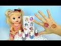 Кукла Беби Элайв Собирается на День Рождения Красим Ногти Клеим Татушки Видео для девочек