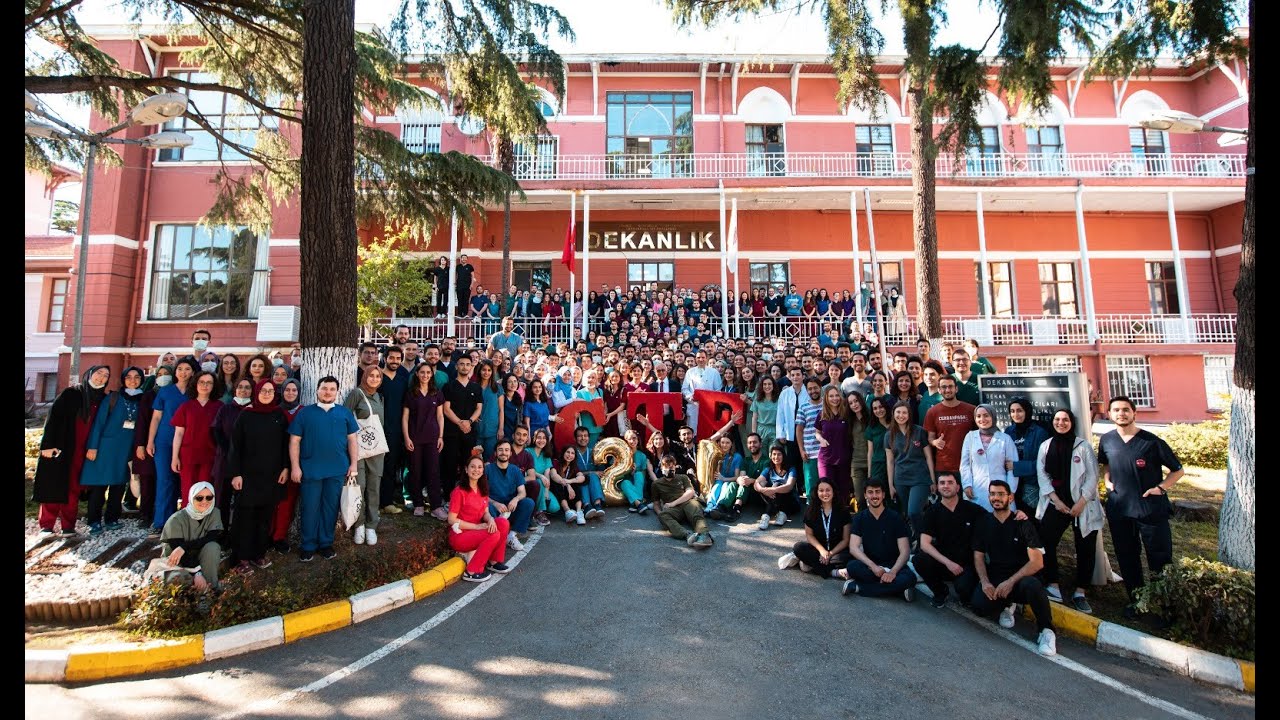 Cerrahpaşa Tıp Fakültesi 21' Mezunları Dönem Videosu