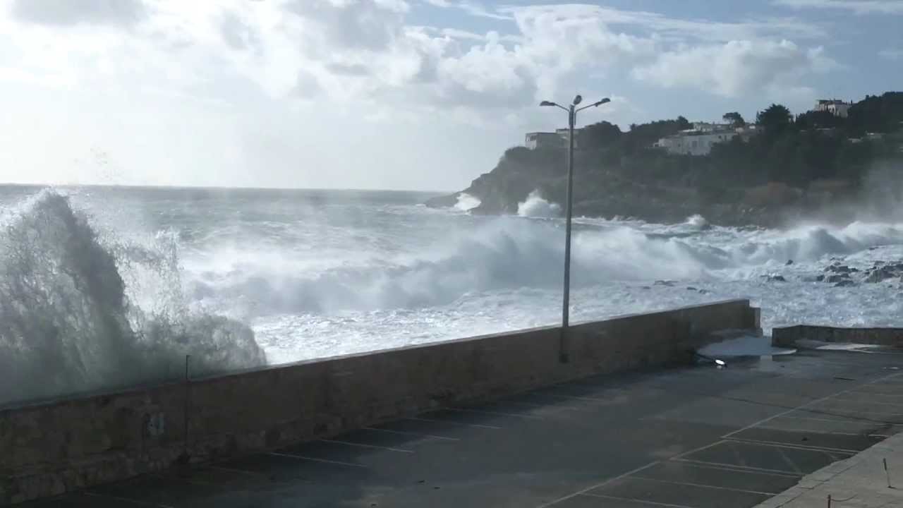 Mareggiata Tricase Porto - 4 Febbraio 2012.mp4