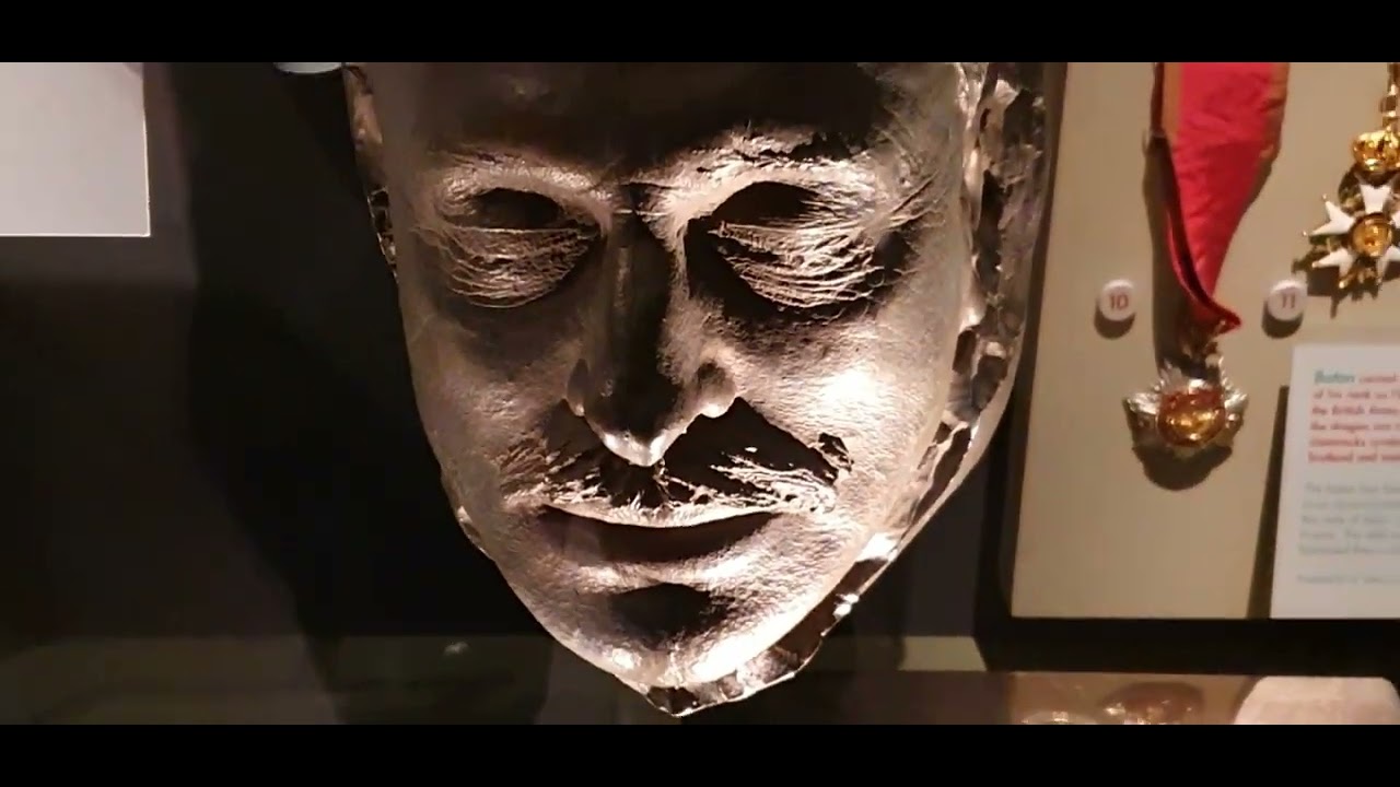 TOUR OF THE NATIONAL WAR MUSEUM INSIDE EDINBURGH CASTLE