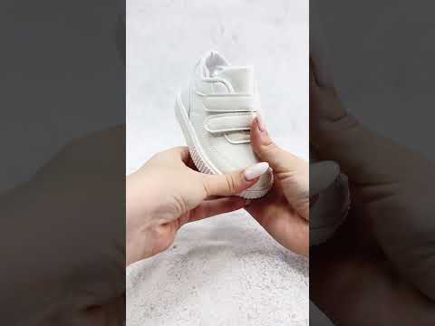 Дитячі кросівки кеди, білі, легке взуття для хлопчиків і дівчат на липучці в РОЗМІЛІ: 21-25, видео 1