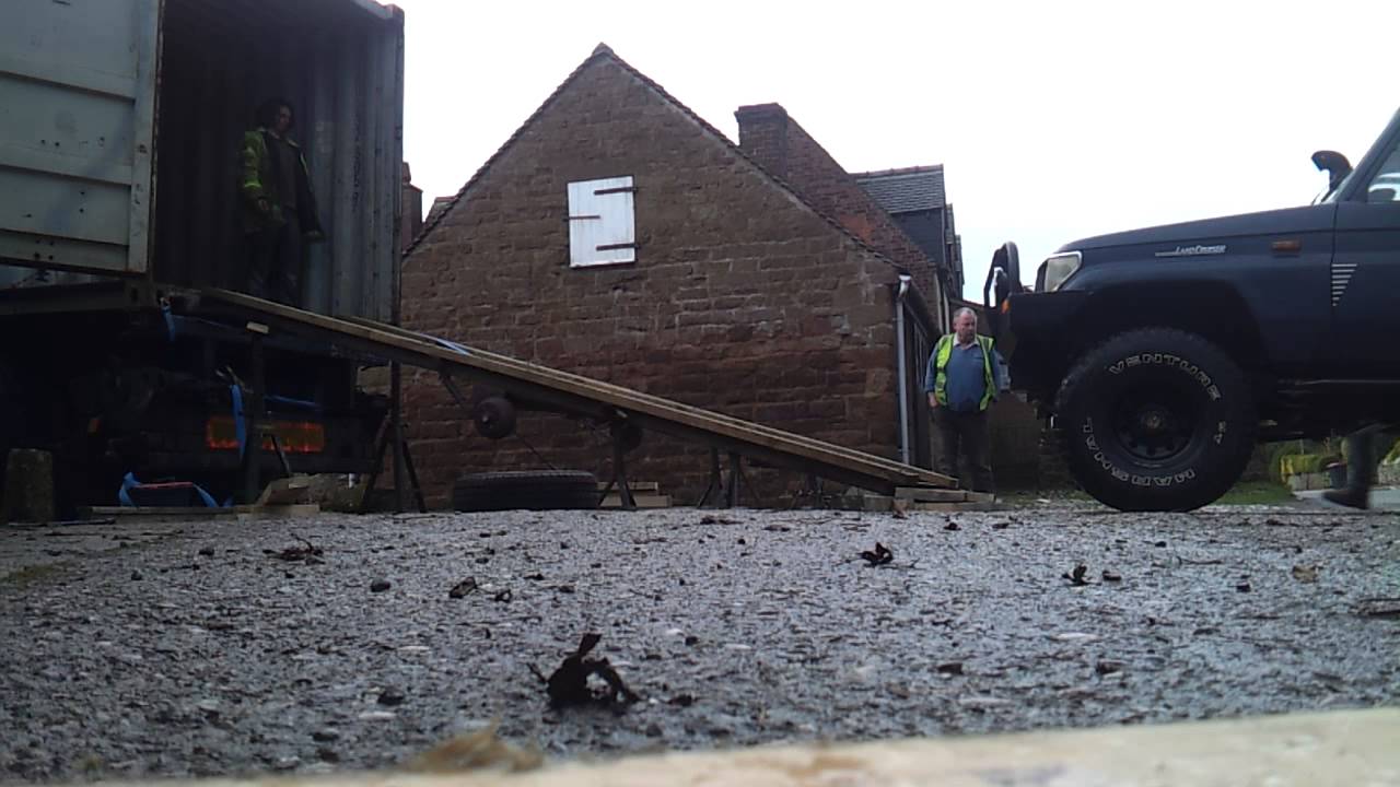 Loading my LJ70 LandCruiser into a shipping container