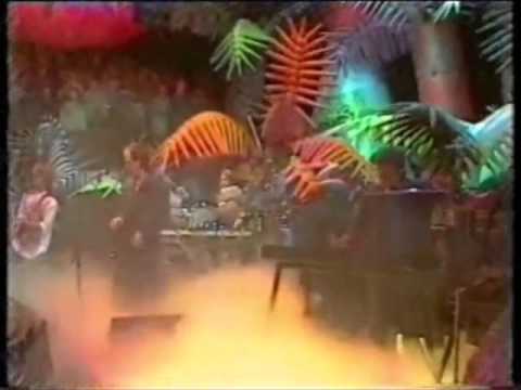 Mr. Mister - Life Goes On - Live 1986