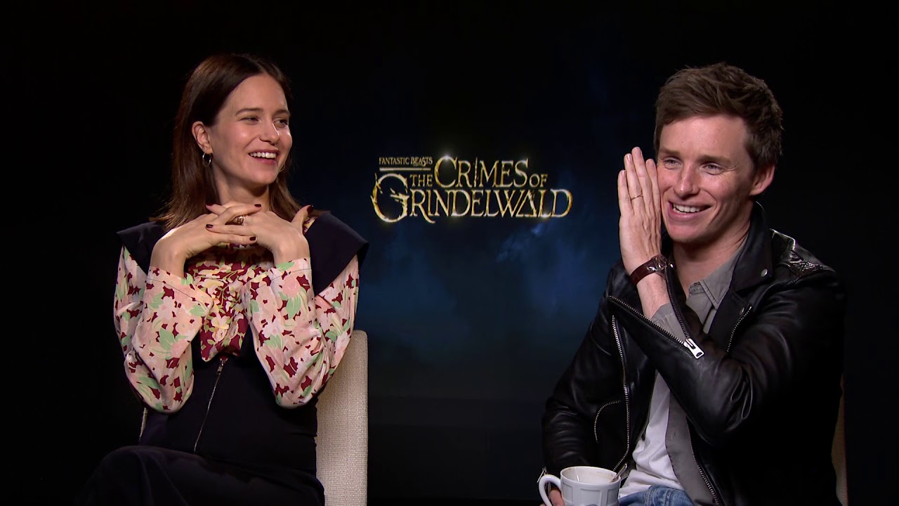 Eddie Redmayne reveals which classic Harry Potter character he wants to see in Fantastic Beasts - YouTube