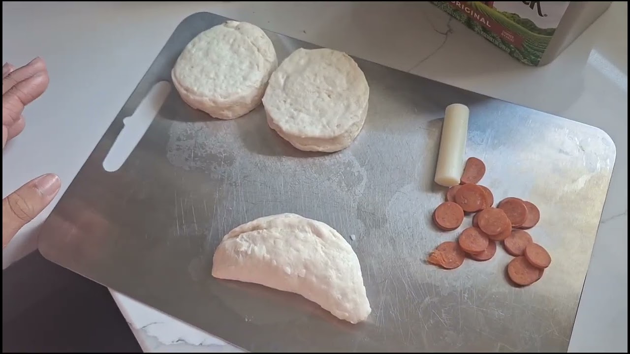Mini pizza calzones