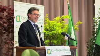 Il ministro Giorgetti in difesa della Terra (ricordando un vecchio manifesto della Lega)