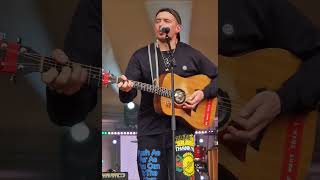 Dermot Kennedy - Kiss me live acoustic at the New Pop Festival '23