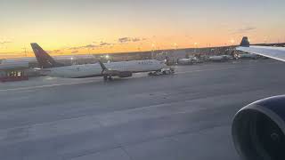 Delta Airlines Airbus A330-223 N859NW Takeoff from Detroit Metro Airport KDTW