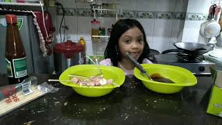 Anak belajar masak l sate sosis & crabe ...