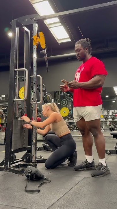 When ur gym bf has those protective instincts #shorts #strong #backfire