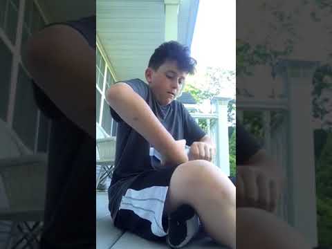 HOW TO POP A WATER BOTTLE CAP!