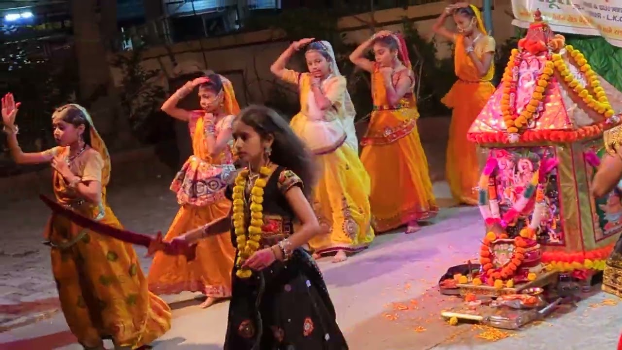 મોગલ છેડતા કાળો નાગ