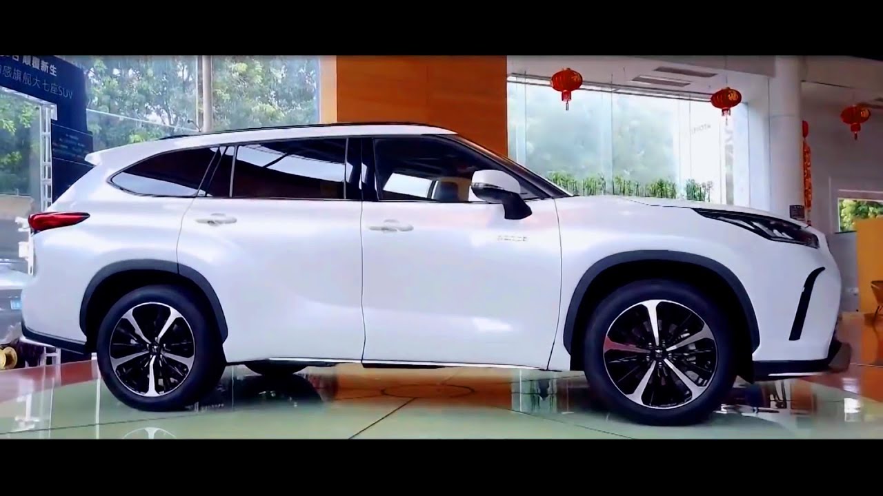 Toyota crown kluger 2022