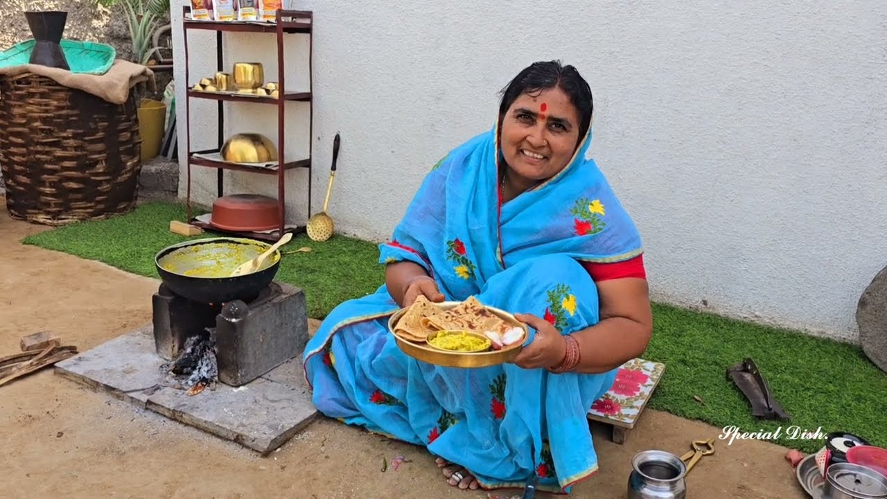 यांच्यासाठी पारंपारिक  पिठलं भाकरीचा बेत.