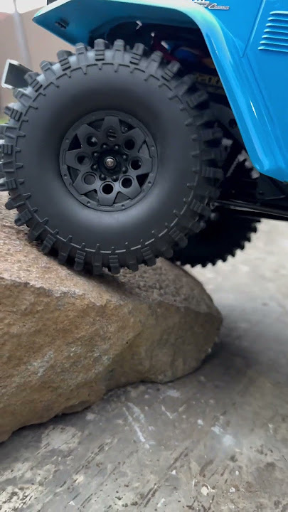 Handsome and tough for fj40 👏 | Fms Toyota Fj40 Scale 1:10 #rccars #trukoleng #landcruiser #fj40