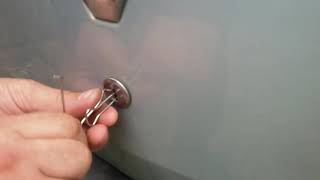 Открыть машину без ключей