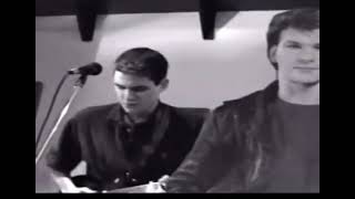John Mayer jamming in College with friends (RARE video)