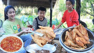 Country KFC chicken - Mother and children cook KFC chicken at home - Amazing cooking video