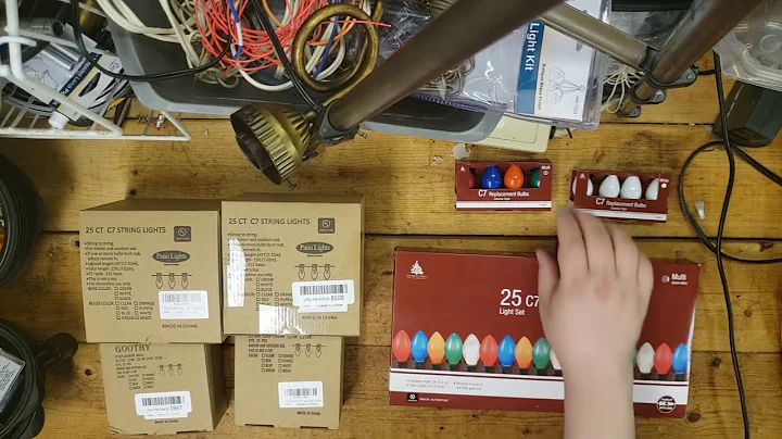 Comparing Real Glass (Ceramic) LED C7 Christmas Lights (Bulbs) to Incandescent RAW FOOTAGE #1