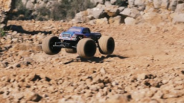 ARRMA GRANITE VOLTAGE - DESIGNED TOUGH [ARA102727]