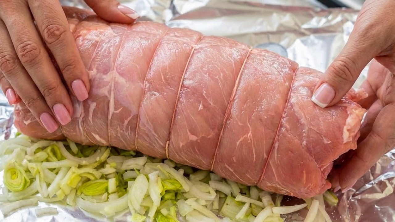 Не готовь куриные грудки, пока не увидишь этот рецепт! Они тают во рту, как масло!