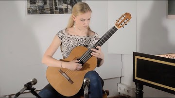 Julia Trintschuk performing Agustín Barrios