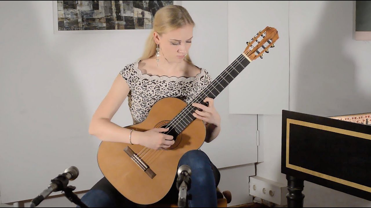 Julia Trintschuk performing Agustín Barrios' "Mazurka Appassionata"