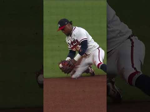 Ozzie Albies had the ball actually stuck in his glove 😮