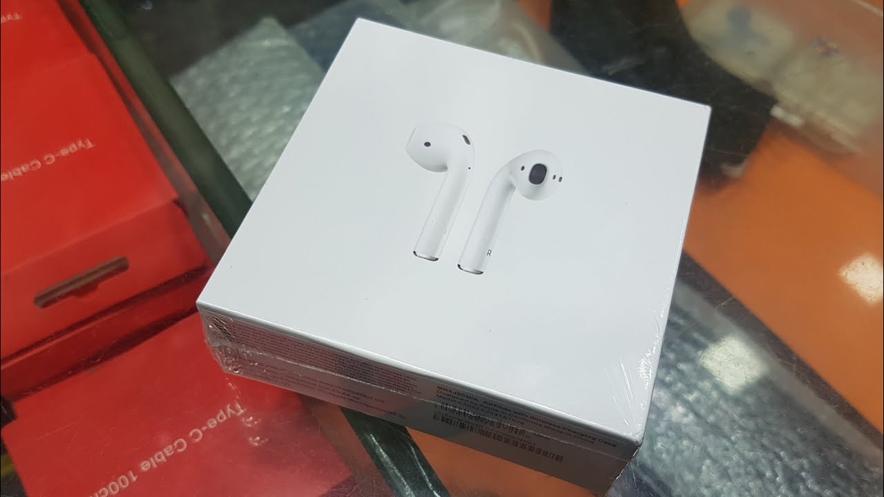 AirPods wireless charging case MRXJ2CH/A