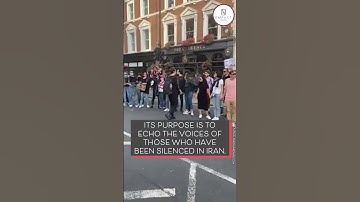 London Protesters Form a Human Chain in Solidarity With Iran