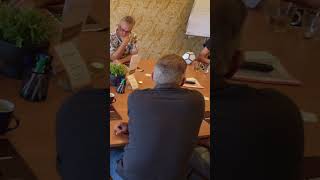 Betreed De Sfeervolle Setting Van Zaal De Beslissing