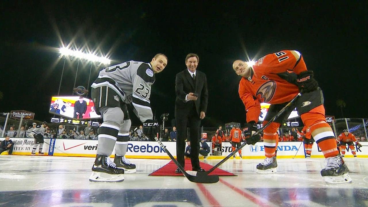 How is the NHL Stadium Series outdoor hockey rink created