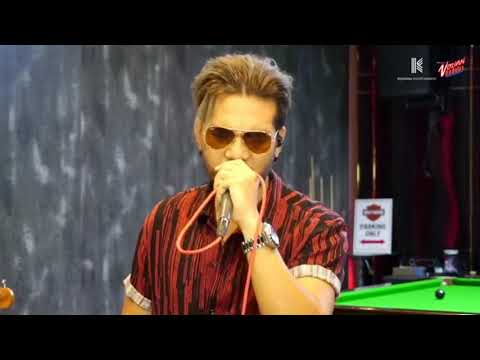 Motif - ไม่เหลืออะไรให้ถาม ( Live )