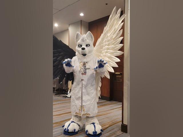 Last night was so fun thank you so much! See eveyone today #dinomask #furries #fursuit #convention