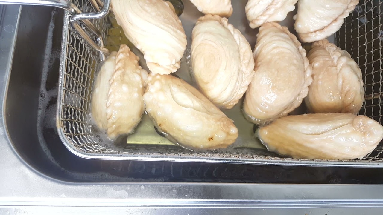 "วิธีทอดกะหรี่ปั๊บแช่แข็ง บอกละเอียดทุกขั้นตอน"