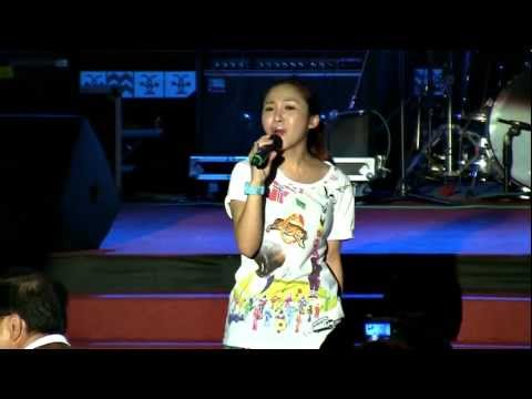2011.08.14 2011原住民音樂祭 梁文音 (2)-一百萬種親吻 @ 高雄光榮碼頭