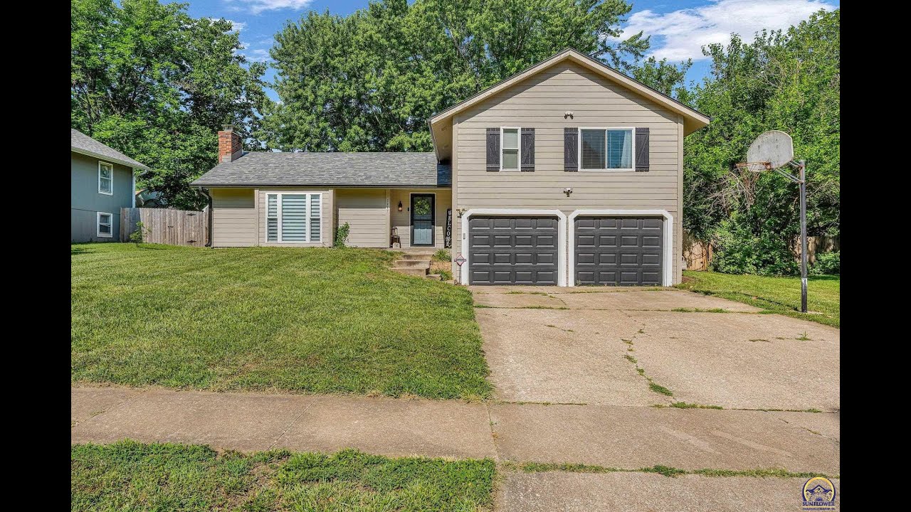 NEW LISTING: 3117 SW Chelsea Dr Topeka KS 66614