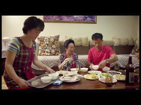 Pyongyang Daki bir Aileye Ziyaret (2015)