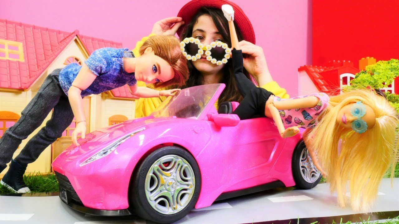 Barbie oyunları. Barbie tatile giderken arabası bozuluyor. - YouTube