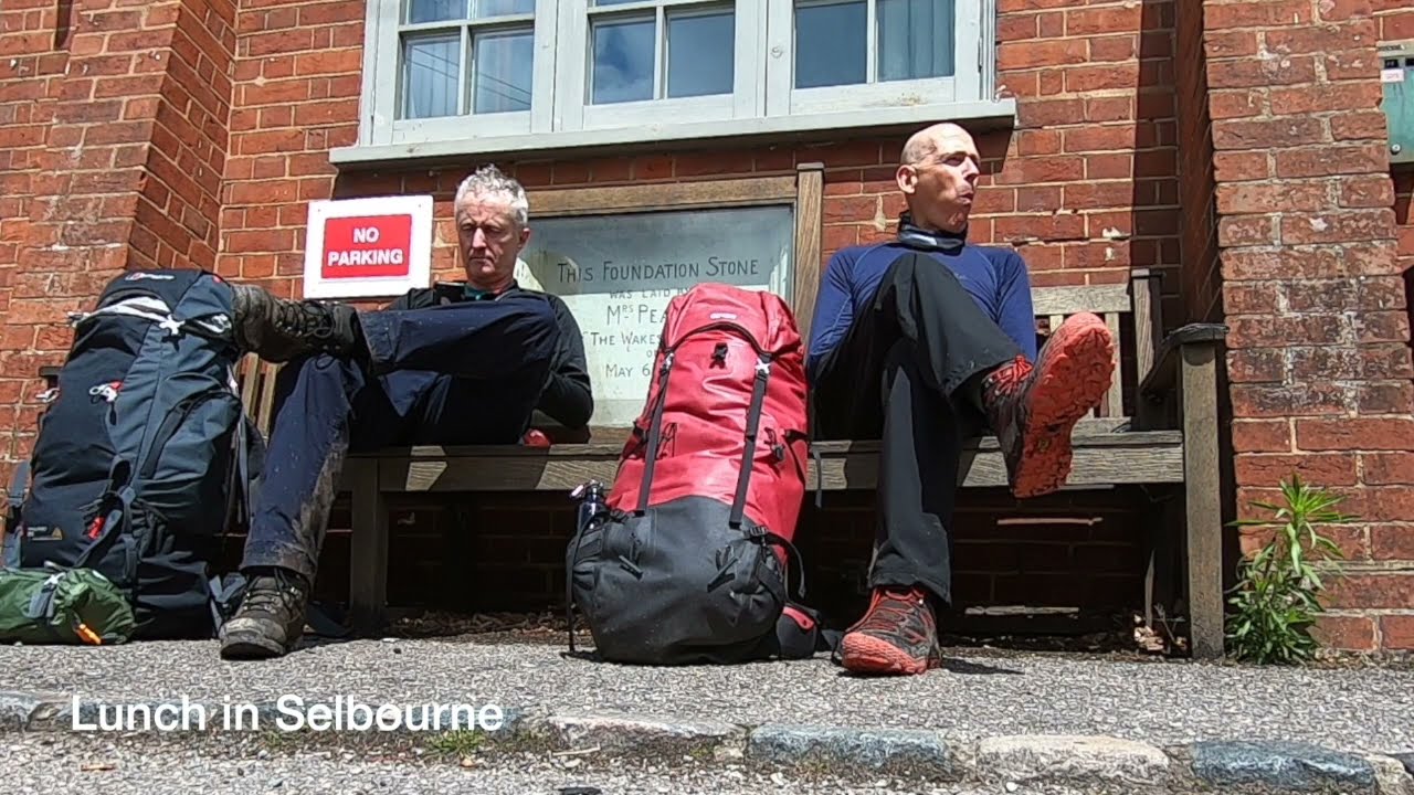 Walking Hangers Way, Hampshire