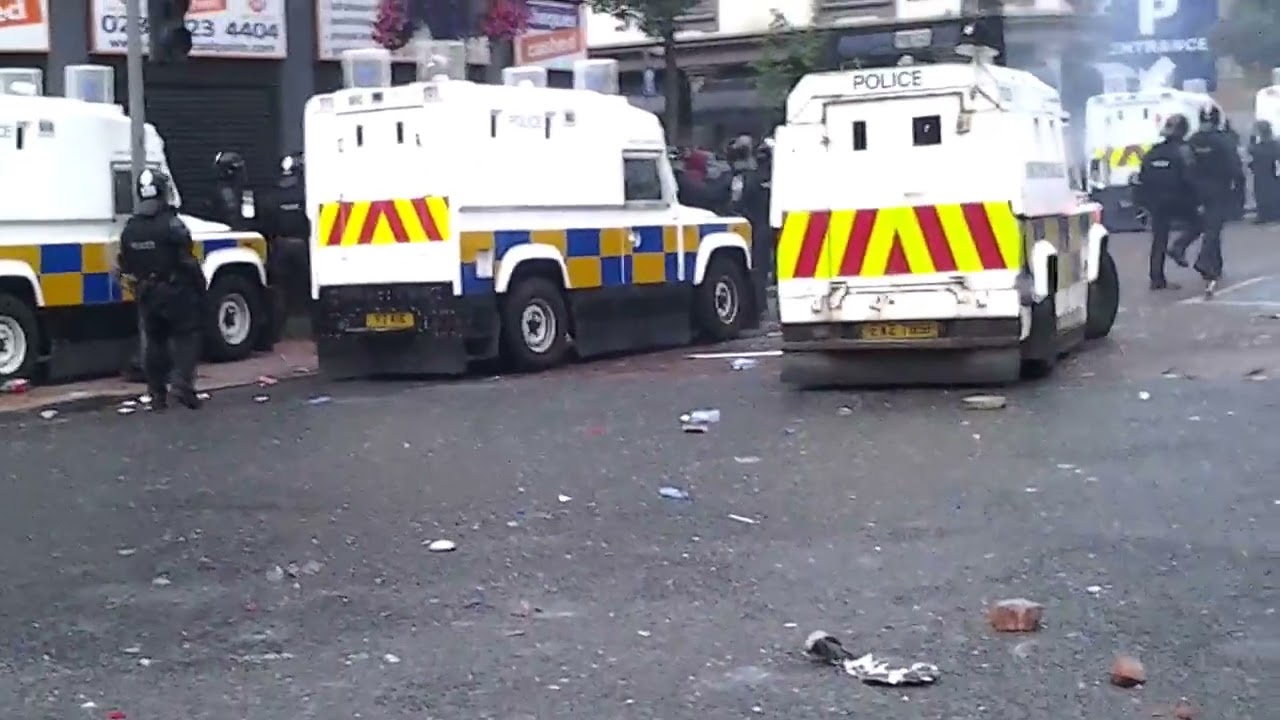 [Live Streaming] 🛑 Live from Shankill Road Belfast Loyalists fight back from republican th×gs 2021