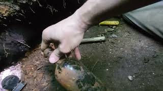 Digging action. 10 yrs of Red Robin Tip. Making Finds