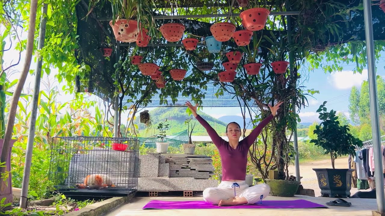 Wake Up Full Body Stretch For All Levels, Yoga in Pantyhose