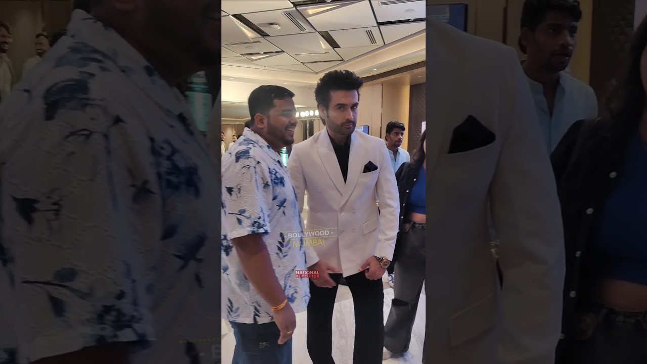 Vivian Dsena Show Love Respect to Fans At Red Carpet of The Indian Telly Award 2025 | Vivian Dsena