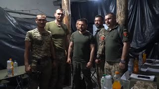 Zelensky visita tropas na frente de Soledar na região de Donetsk