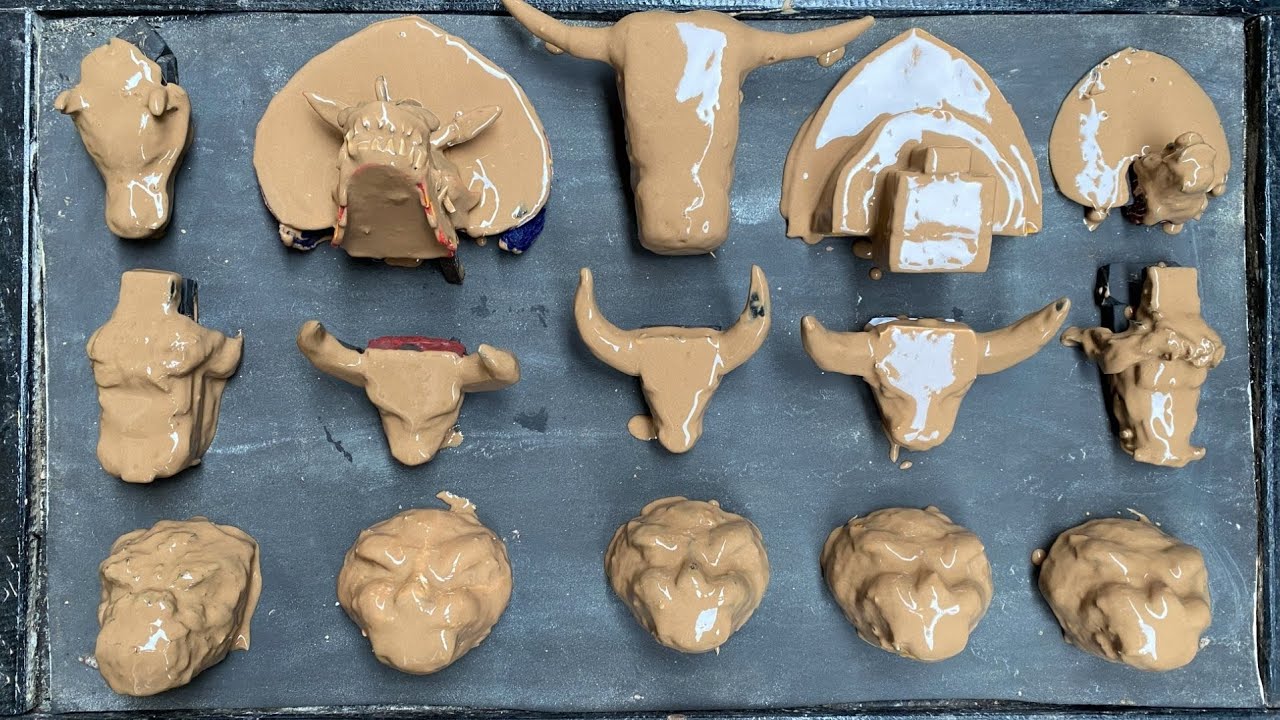 MEMBERSIHKAN BARONGAN DAN BANTENGAN BERLUMPUR ,barongan singa ,barongan telon ,barongan kendal