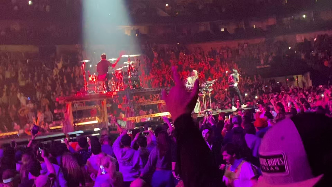 Closer The Chainsmokers Dallas WorldWarJoy YouTube